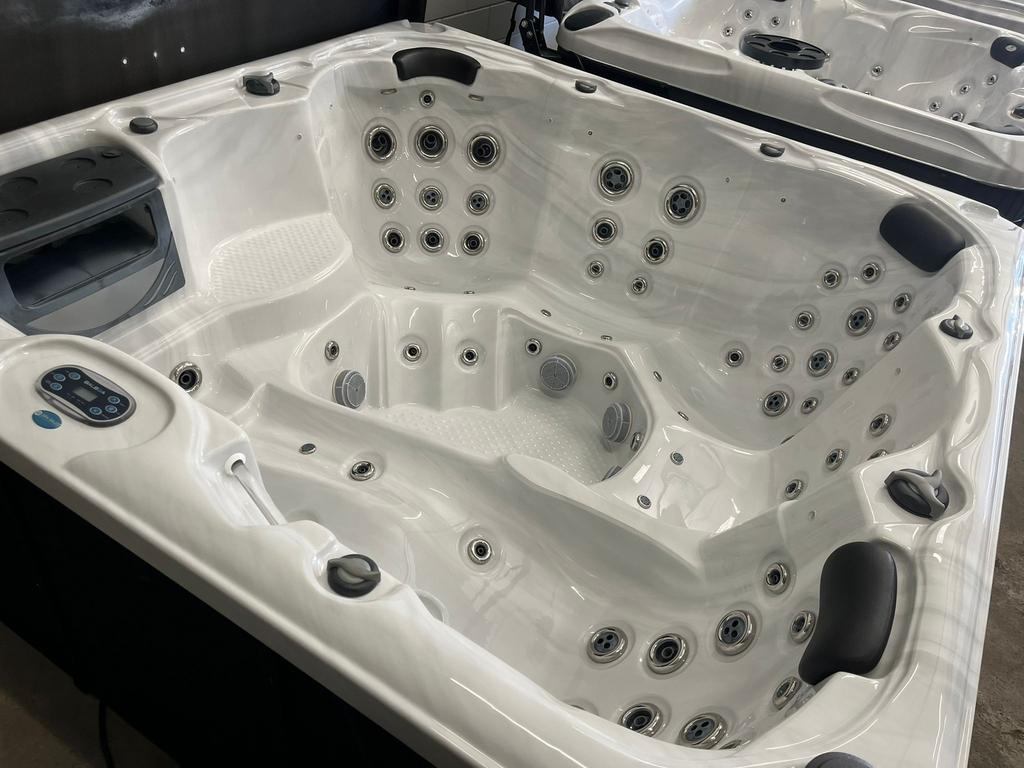 Luxe comfortabele 5 pers Ocean Spa incl Plaatsing & Garantie, Ophalen, Zo goed als nieuw, Filter