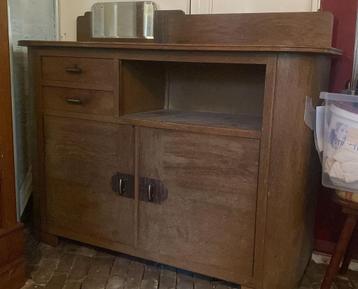 Vintage houten dressoir met spiegel beschikbaar voor biedingen