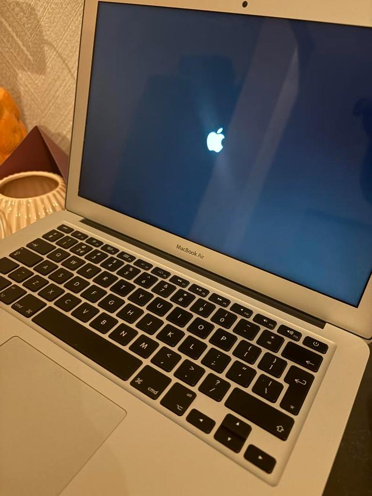MacBook Air 13" - Topconditie, Amac onderhouden!, Computers en Software, Apple Macbooks, Zo goed als nieuw, MacBook Air, 13 inch