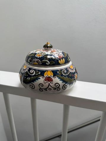 Bonbonnerie Makkum handbeschilderd beschikbaar voor biedingen