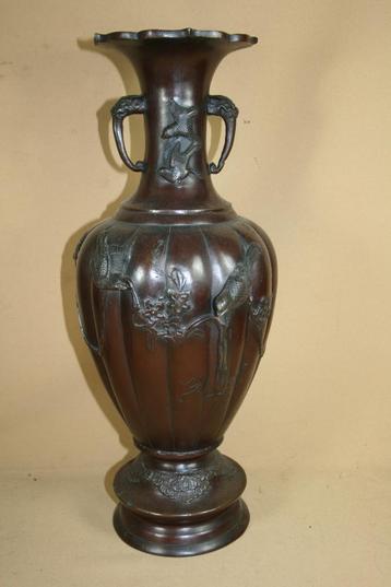 Grote antieke Chinees / Japans bronzen vaas met vogels 46 cm beschikbaar voor biedingen