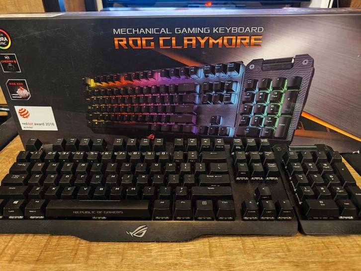 ROG Claymore I Cherry MX Red Gaming Toetsenbord, Computers en Software, Toetsenborden, Gebruikt, Qwerty, Bedraad, Gaming toetsenbord