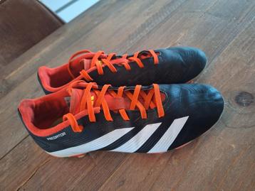 Nette voetbalschoenen maat 38 2/3 beschikbaar voor biedingen