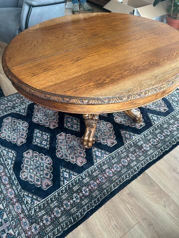 Antieke Houten Tafel met Leeuwenkoppen beschikbaar voor biedingen