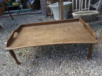 mooie Franse houten bedtray / dienblad op pootjes beschikbaar voor biedingen