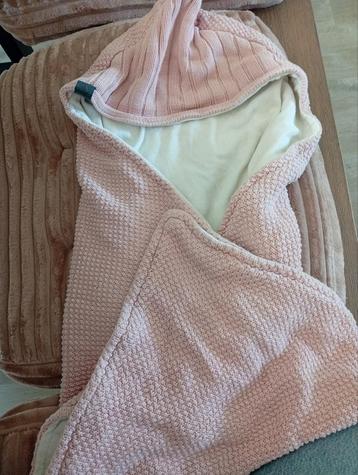 Prenatal wikkeldoek baby meisje beschikbaar voor biedingen