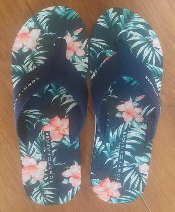 Heren Tommy hilfiger, teenslippers, topical, mt 42. Nieuw.  beschikbaar voor biedingen