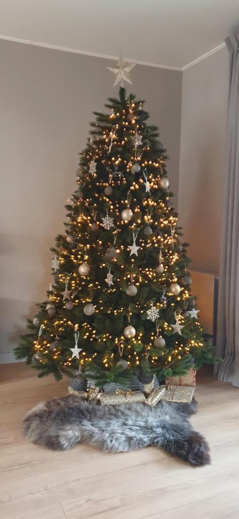Triump tree romagne kerstboom H 230 D 157, Diversen, Kerst, Zo goed als nieuw, Ophalen