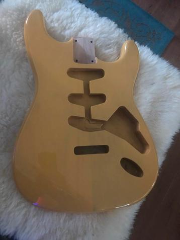 Stratocaster body”Butterscotch Blond” Elzen neww beschikbaar voor biedingen