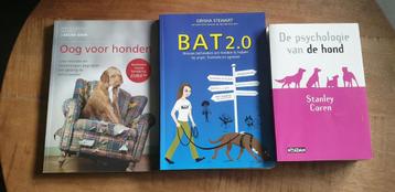 Honden boeken beschikbaar voor biedingen