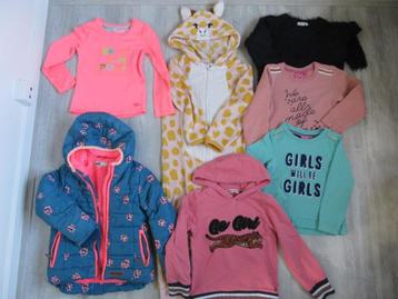 Meisjes kleding 110/116 + winterjas beschikbaar voor biedingen