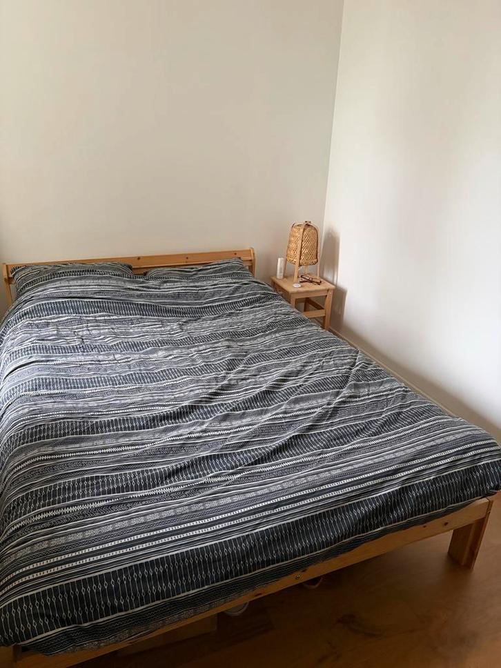 Ikea Tweepersoons bedframe 140x200 cm, Huis en Inrichting, Slaapkamer | Bedden, Zo goed als nieuw, Tweepersoons, 140 cm, 200 cm
