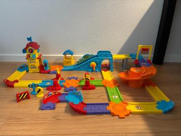 Toet Toet auto's pakket Treinstation in PRIMA staat. beschikbaar voor biedingen