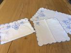 2 brocante placemats met servetten, Antiek en Kunst, Curiosa en Brocante, Ophalen