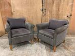 Fauteuils, 2 Stuks, Suède, Taupe, Houten poten, Wieltjes vr., Ophalen, Gebruikt, Klassiek,, 50 tot 75 cm
