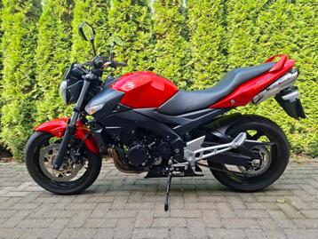 Suzuki GSR600ABS - 2008 4839 km. Bijna Nieuw! LAATSTE WEEK! beschikbaar voor biedingen
