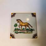 Nog hele mooie nostalgische tegel met een paard, Antiek en Kunst, Antiek | Wandborden en Tegels, Ophalen of Verzenden