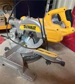 Dewalt afkortzaag, Doe-het-zelf en Verbouw, Gereedschap | Zaagmachines, Ophalen, Zo goed als nieuw, Afkortzaag, 30 tot 70 mm