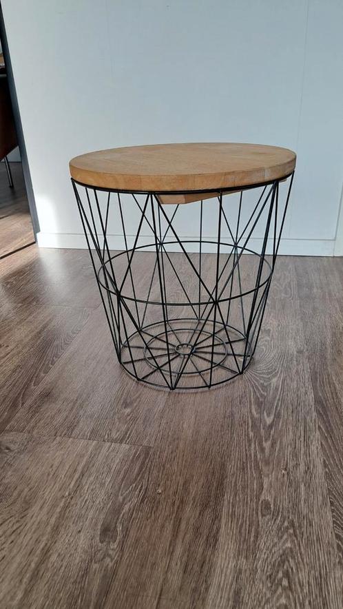Bijzettafel – hout & zwart metaal, Huis en Inrichting, Tafels | Bijzettafels, Zo goed als nieuw, Rond, Minder dan 45 cm, Minder dan 55 cm