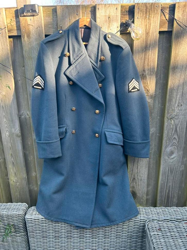 Vintage Nederlandse militaire overjas Koninklijke Luchtmacht, Verzamelen, Militaria | Algemeen, Luchtmacht, Kleding of Schoenen