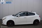 Alfa Romeo Giulietta 1.4 T Distinctive Pano Leder Xenon 18", Voorwielaandrijving, Gebruikt, 4 cilinders, Wit