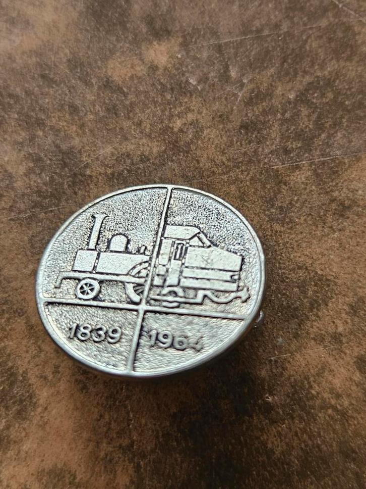 Vintage Spoorweg Pin - 1839-1964, Verzamelen, Spoorwegen en Tramwegen, Ophalen of Verzenden