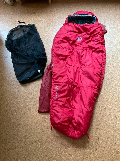 Kinderslaapzak Big Agnes Little Red, Caravans en Kamperen, Slaapzakken, Zo goed als nieuw, Ophalen of Verzenden