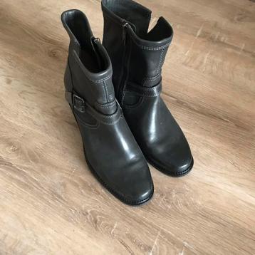 Laarzen van echt leer Hush Puppies beschikbaar voor biedingen