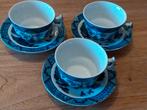 Te koop 3 porseleinen kopjes en schoteltjes.  Brocante blauw, Ophalen