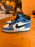 Nike Air Jordan 1 - Maat 37.5, Ophalen of Verzenden, Zo goed als nieuw, Jongen of Meisje, Sportschoenen