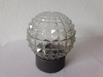 Vintage plafondlampje, houder van bakeliet en bewerkte glaze beschikbaar voor biedingen