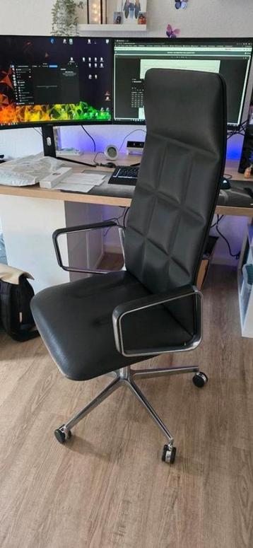 Stoel Walter Knoll beschikbaar voor biedingen