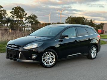 Ford Focus 1.6 Titanium Leder Navi Cruise ECC beschikbaar voor biedingen