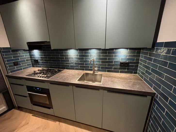 Keuken, Huis en Inrichting, Keuken | Complete keukens, Zo goed als nieuw, Dubbelwandige keuken, Overige kleuren, Kunststof, Ophalen