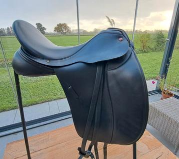 Albion SLK2 Europa Adjusta dressuur zadel 18 inch beschikbaar voor biedingen