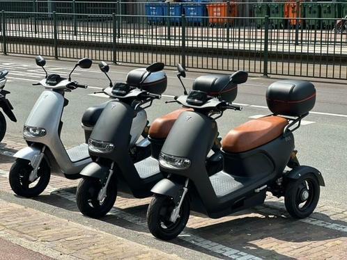 IVA TR3 SCOOTMOBIEL 2025 GEEN HELMPLICHT ( scootmobiel ), Fietsen en Brommers, Brommers | Overige merken, Nieuw