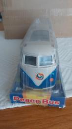 Volkswagen  peace bus + Aanhanger (nieuw), Hobby en Vrije tijd, Modelauto's | 1:43, Ophalen of Verzenden, Nieuw, Overige merken
