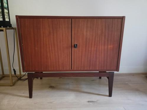 Vintage teak kastje / tv meubel, Huis en Inrichting, Kasten | Dressoirs, Gebruikt, 50 tot 100 cm, 25 tot 50 cm, Met deur(en), Teakhout