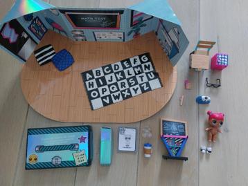 L.O.L. Surprise - Furniture (school) beschikbaar voor biedingen