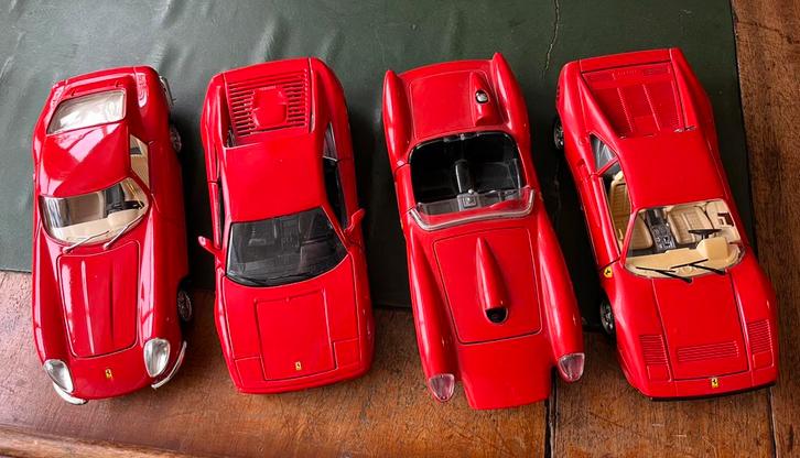 FERRARI’s 1:24 verzamelobjecten (adver. 2/3), Hobby en Vrije tijd, Modelauto's | 1:24, Zo goed als nieuw, Bburago, Ophalen of Verzenden