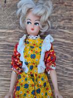 Vintage BRITTA Barbie fashiondoll met JURK CA 1970, Ophalen of Verzenden, Zo goed als nieuw, Kleertjes