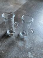 Twee glazen shotglaasjes met handvat, Glas of Glazen, Ophalen of Verzenden, Effen, Glas