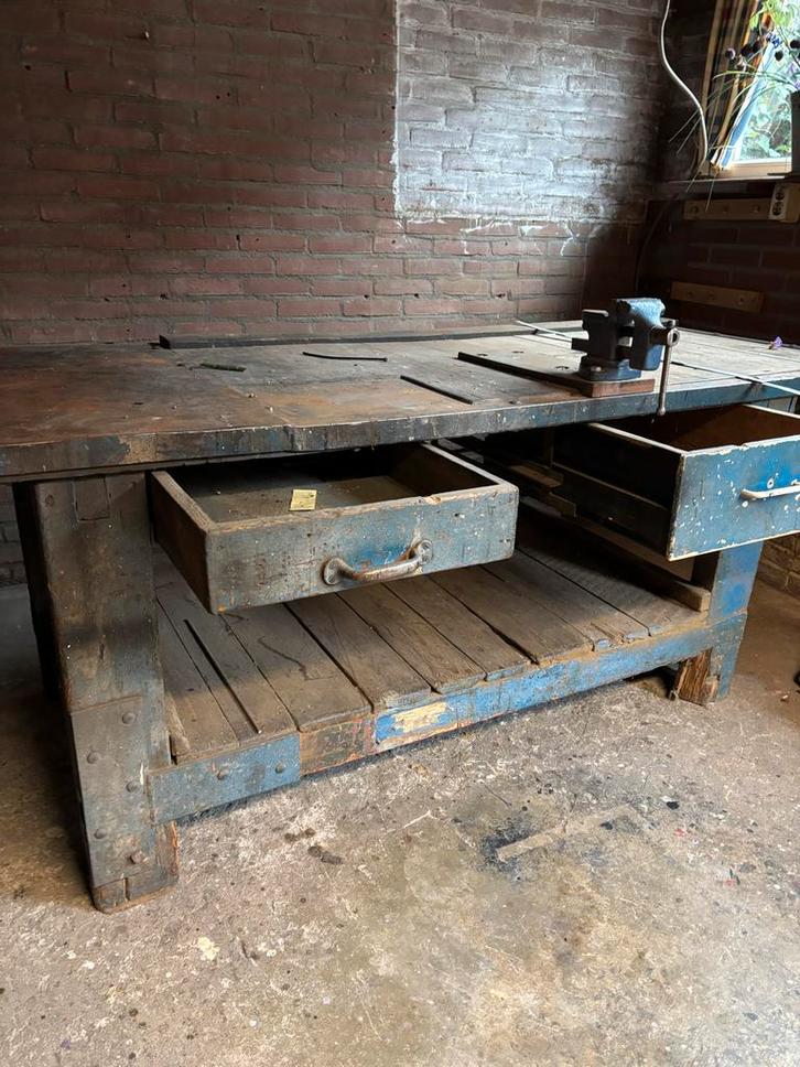 Oude Werkbank met Bankschroef, Doe-het-zelf en Verbouw, Werkbanken, Gebruikt, 120 tot 170 cm, Bankschroef, Ophalen of Verzenden