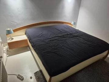 2 persoonsbed beschikbaar voor biedingen
