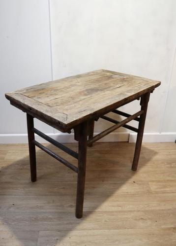 Antiek Chinees wandtafeltje, sidetable, consoletafel beschikbaar voor biedingen