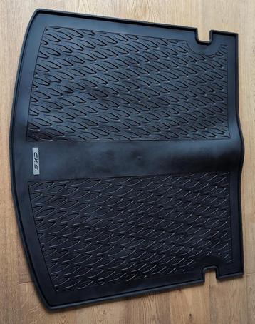 Rubberen kofferbakmat voor een Mazda CX-5 (2024 model) beschikbaar voor biedingen
