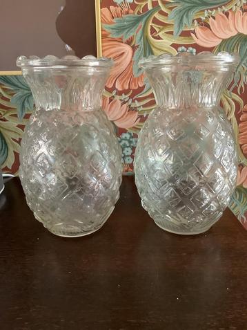2 mooie vintage glazen vazen/ananas vaas beschikbaar voor biedingen