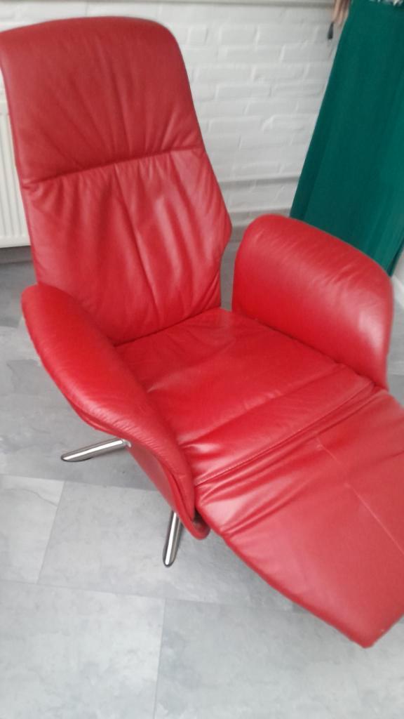 Rode leren relaxstoel in prima staat, Huis en Inrichting, Fauteuils, Ophalen
