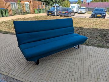 Mooie slaapbank  beschikbaar voor biedingen