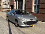 Peugeot 307CC 2.0 16V 2005 Zilvergrijs, Auto's, Peugeot, Voorwielaandrijving, 74 €/maand, Zwart, 4 cilinders